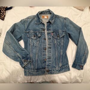 Levi’s vintage (1975) trucker jacket women’s